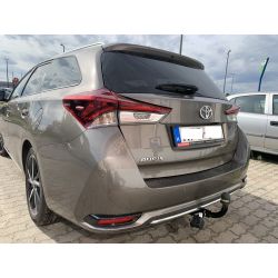 Toyota Auris II kombi vonóhorog 2013-2018