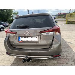 Toyota Auris II kombi vonóhorog 2013-2018