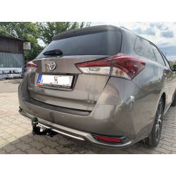 Toyota Auris II kombi vonóhorog 2013-2018